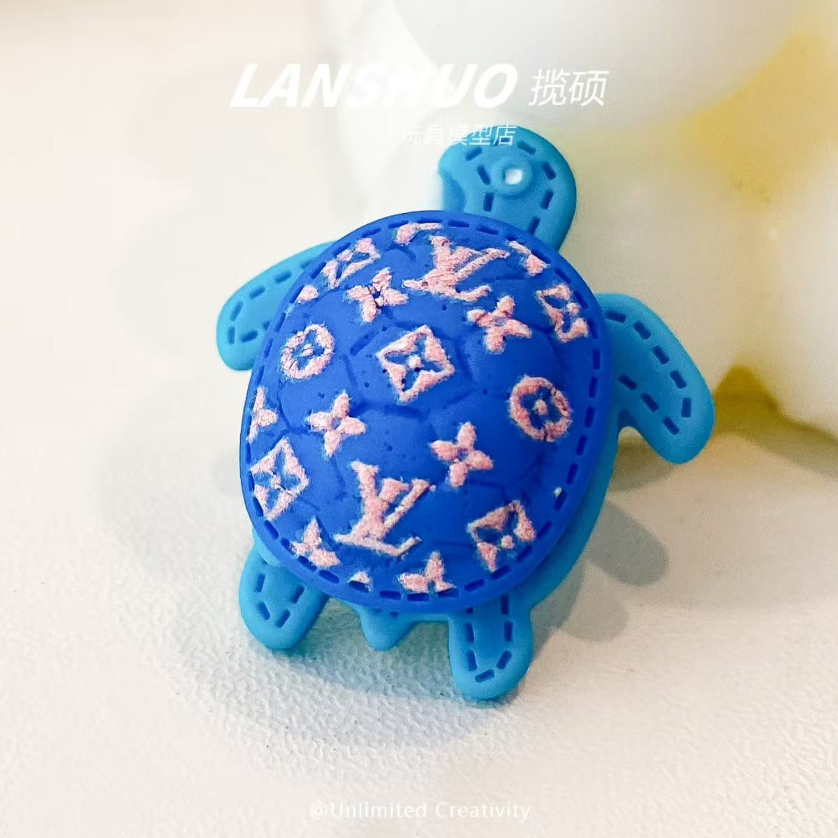【 Vivi 】LV little turtle Carving Lucky bags (arrive about 7-12 days)