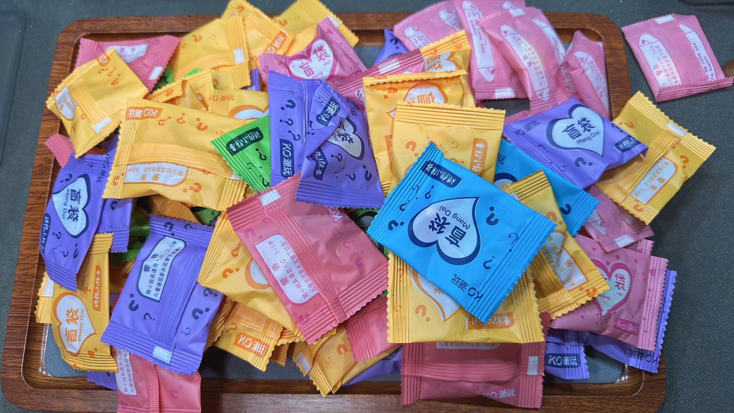 【 Vivi 】Blind   carving  bag   (arrive about 7-12 days)